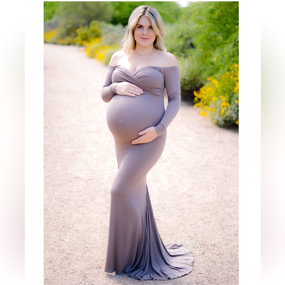 Long-Sleeve Off the Shoulder Sweetheart Maternity Gown with Mini Train